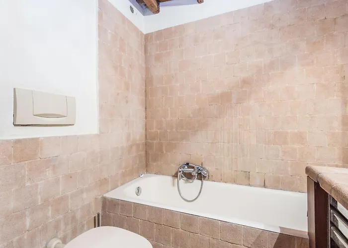 Enchanting Two Bedroom Navona Rome