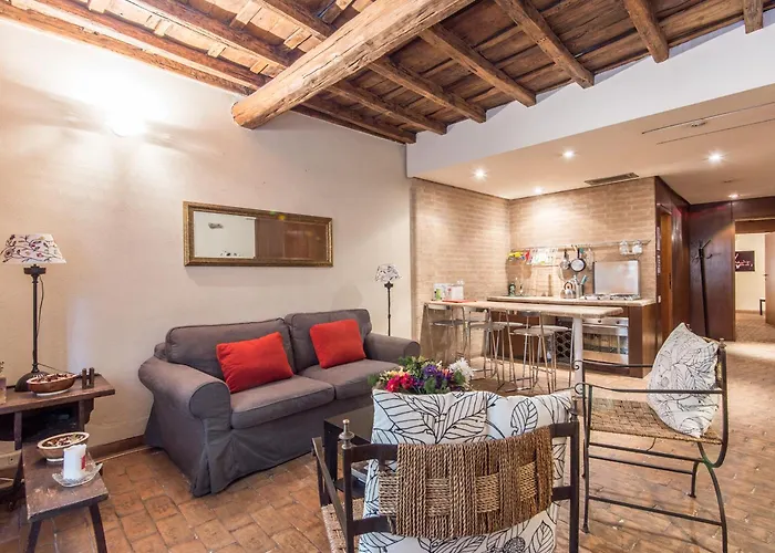 Enchanting Two Bedroom Navona Appartement Rome