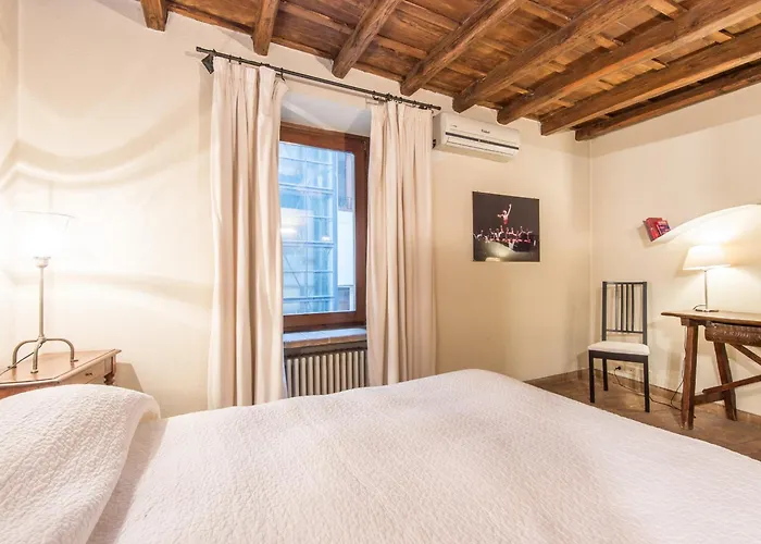 Enchanting Two Bedroom Navona Appartement *