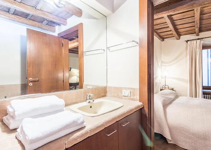 Enchanting Two Bedroom Navona Rome